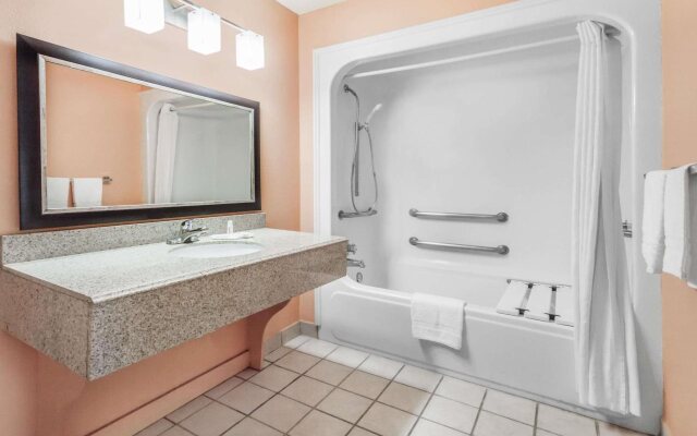 Premier Inn Palestine