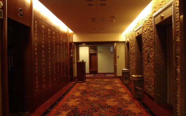 Golden Spring Hotel