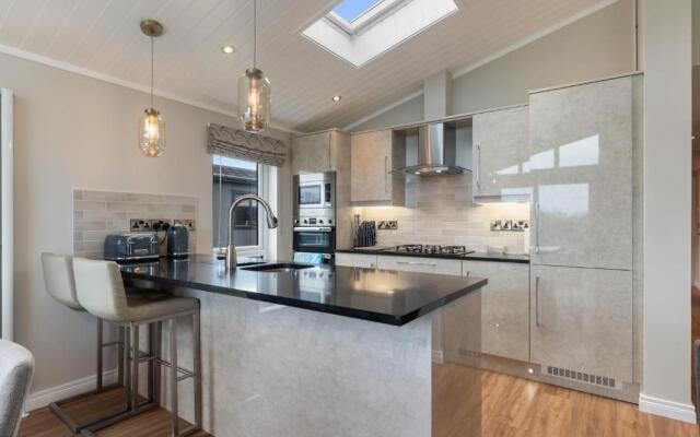 Sandpiper - Luxury Lodge Close to Beach Pet Friendly