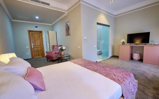 G Danube Boutique Hotel