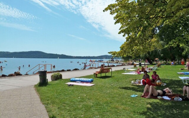 Balatontourist F red Balatonf red