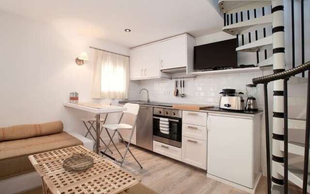 Lovely 1-bed Penthouse in Lesseps