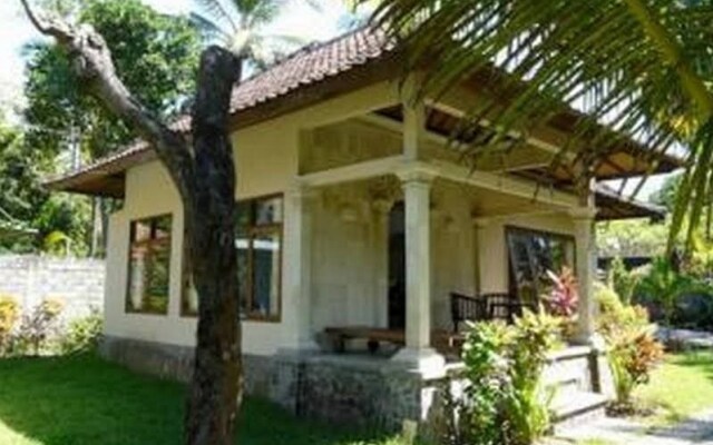 Bali Lege Beach Bungalows