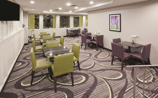 La Quinta Inn & Suites by Wyndham Minneapolis Bloomington W