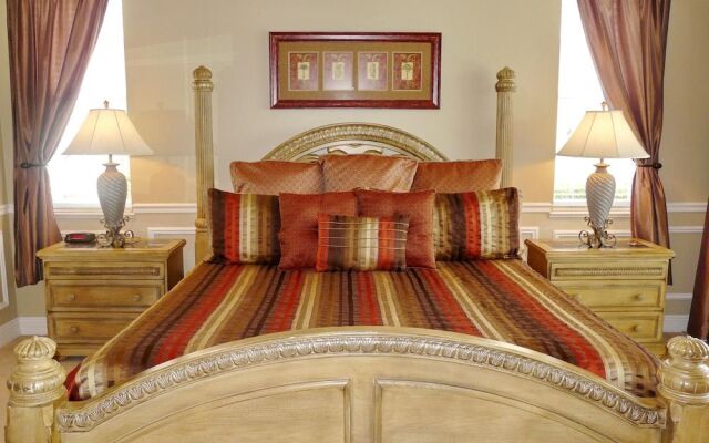 Large Waterfront Home With All-day sun on Pool