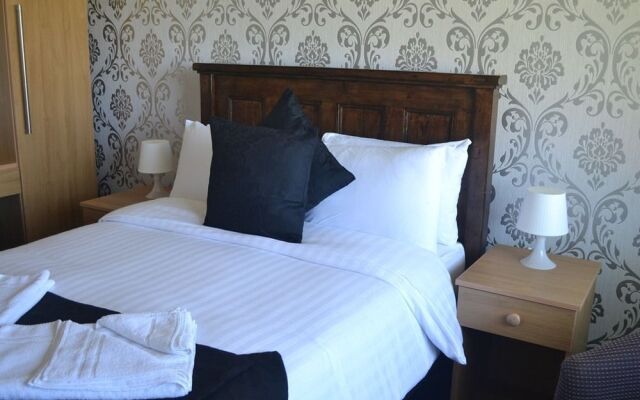 Knowesgate Inn