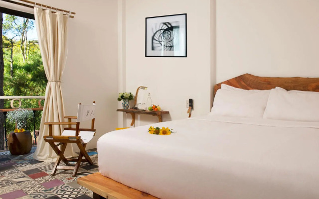 Stop and Go Boutique Hotel Since 1982