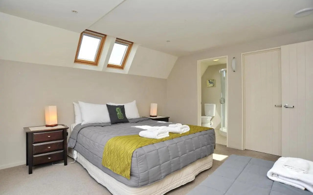 Regents 94B - Christchurch Holiday Homes
