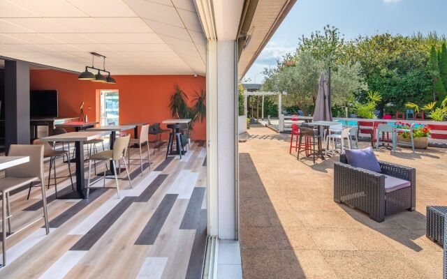 Inter Hotel Le Luy De Bearn