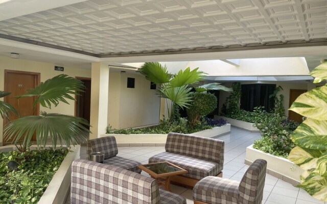 Hotel Marjorie 'Y'