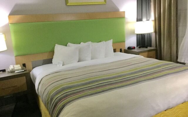 Country Inn & Suites by Radisson, Austin-University, TX