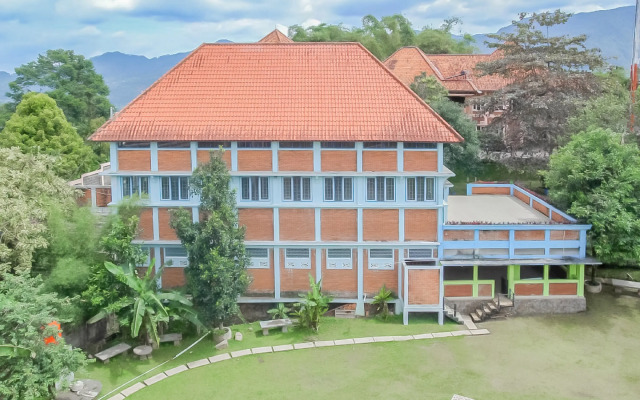 Urbanview Hotel Syariah Insani Cisarua Puncak