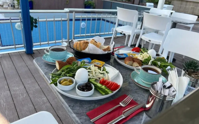 Marin-A Hotel