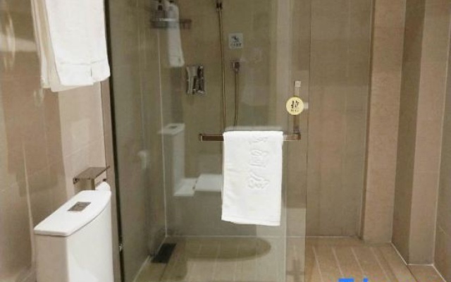 Gongyi Jin and Yue Hotel – Bathroom – Zhengzhou