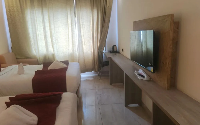 Monarch Express, Sri City