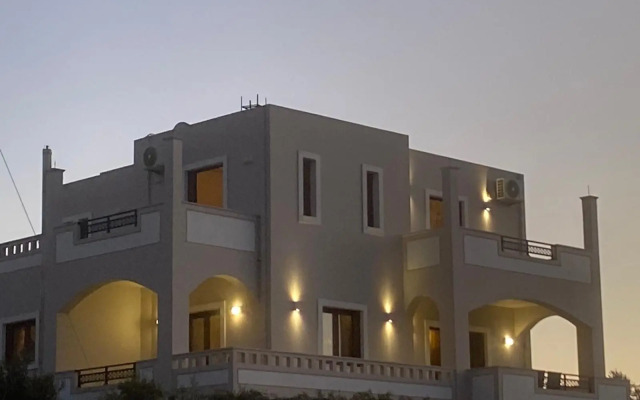 The high level Villa with amazing views 5'from falassarna!
