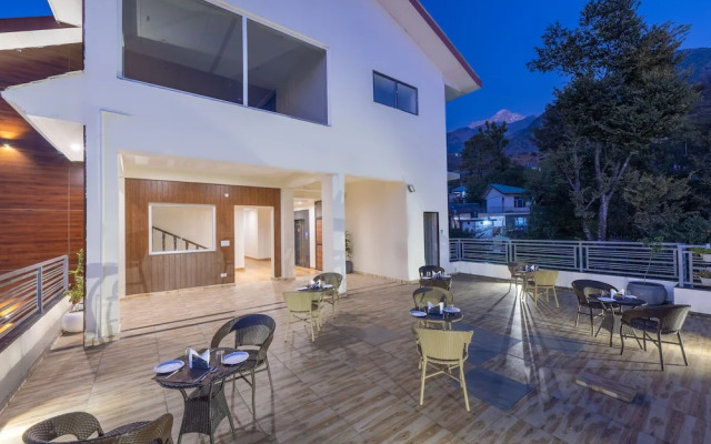 Stone Wood Mountain Resort