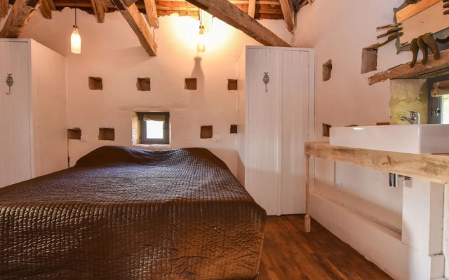 Cozy Holiday Home in Saint-Germain-de-Belves with Garden