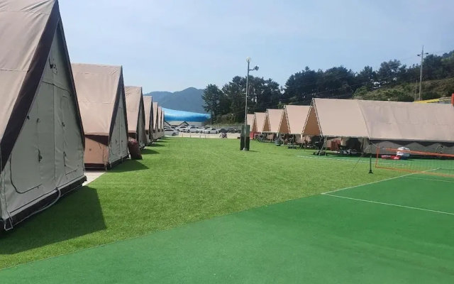 Goseong Bluebeach Pension&glamping
