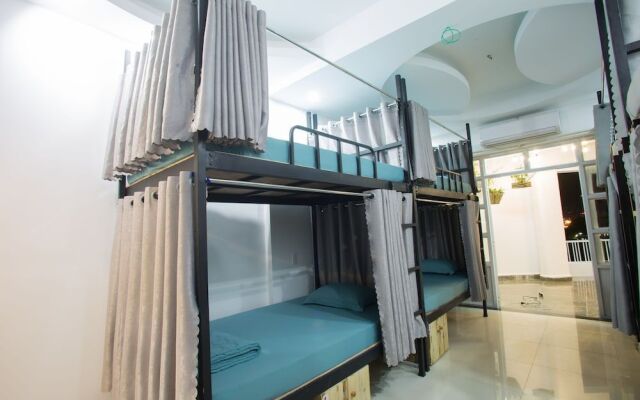 Carisbay Hostel