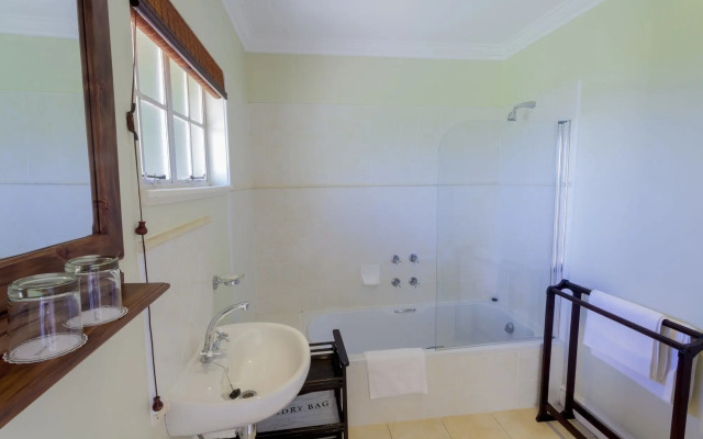 Moorcroft Manor Boutique Country Hotel