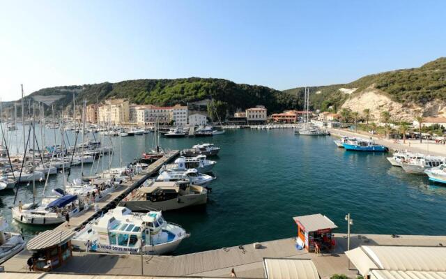 Studio cozy sur la Marina de Bonifacio