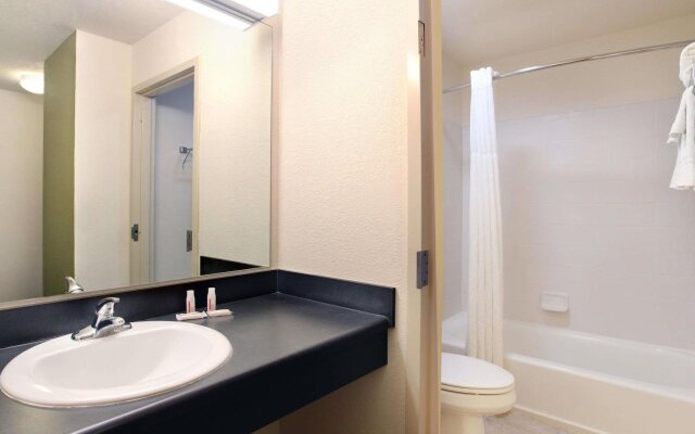 Red Roof Inn Darien - I-95/ North Brunswick