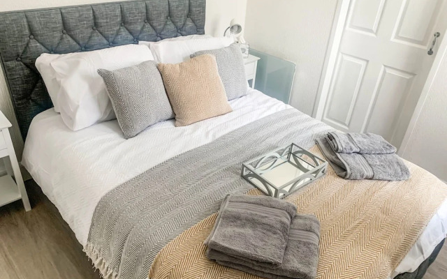The Rosebery Retreat By The Castle 1-bed Apartment
