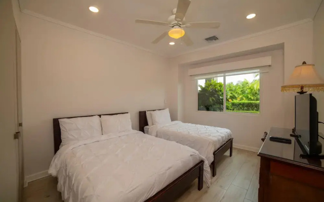 Del Mar 4M - 3 bdr 2 Bath Condo