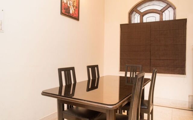 OYO 6477 Guest Accomodation FE 173