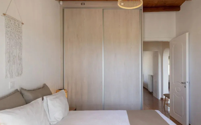 Myrsini Traditional Hillside Cottage