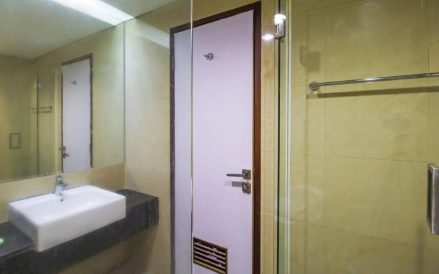 RedDoorz Plus near RS Pertamina