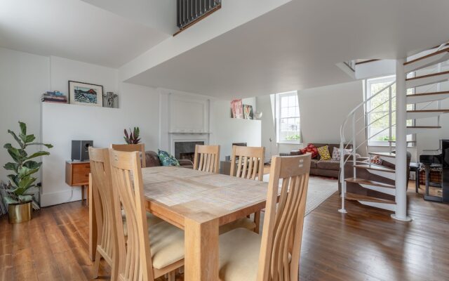 Modern 2 Bedroom Apartment With Balcony Close To Borough tube