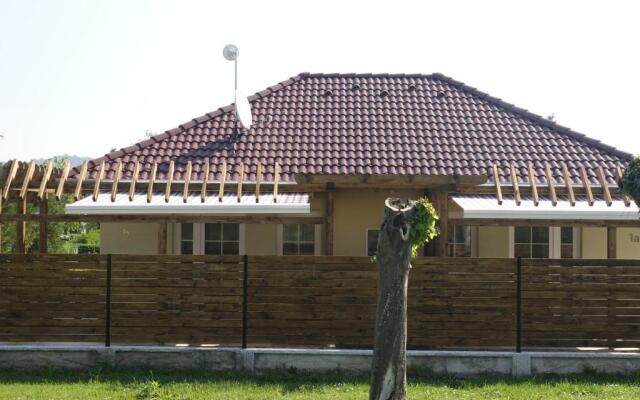 Mesteri Apartman 1A-B
