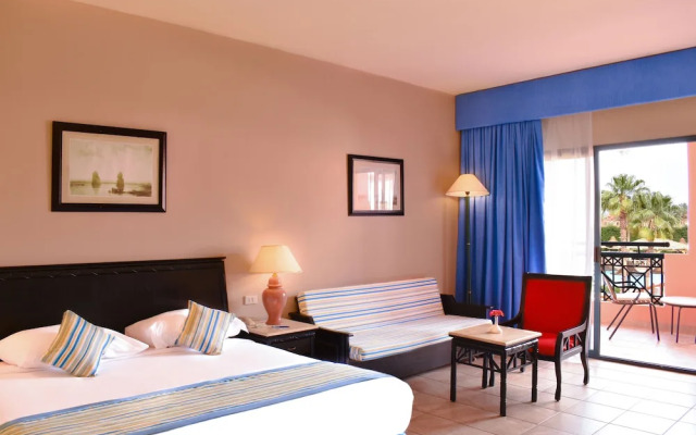 Parrotel Aquapark Resort
