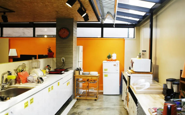Travelers Planet Studio Type Hostel