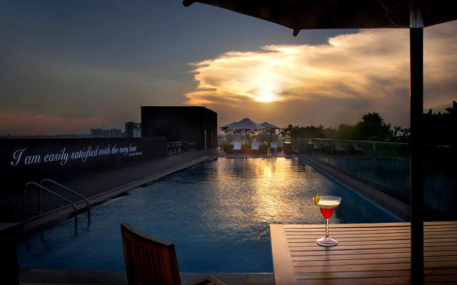 The Waverly Hotel & Residences