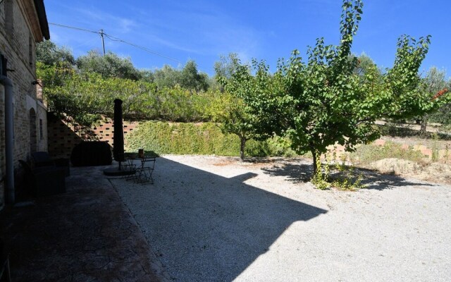 Charming 2-bed Apartment in Petritoli