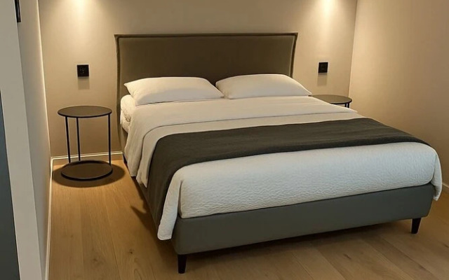 The MYDE Self Check-in Studios