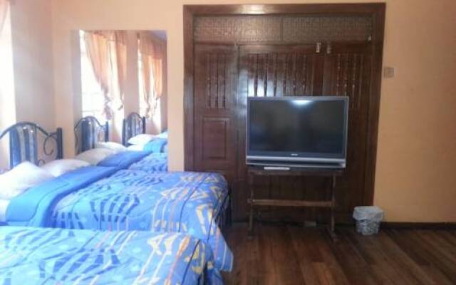 Hostal Latitud 0
