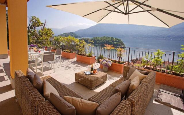 Sala Comacina Apartment No 1 (Sleeps 10)
