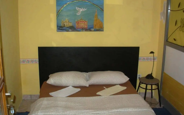 Hostel 021
