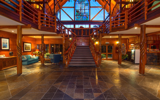 Knysna Log-Inn Hotel