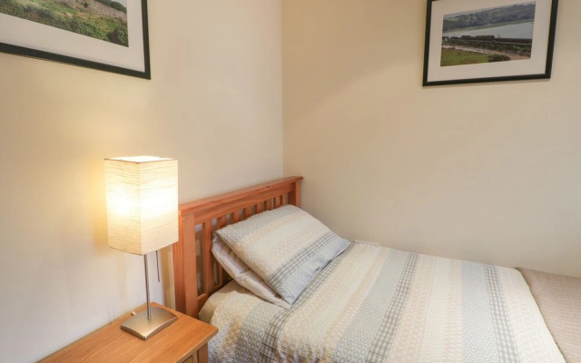 Whistle Stop Apartment