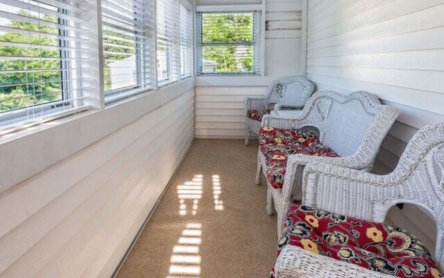 The Beaches Motel and Cottages