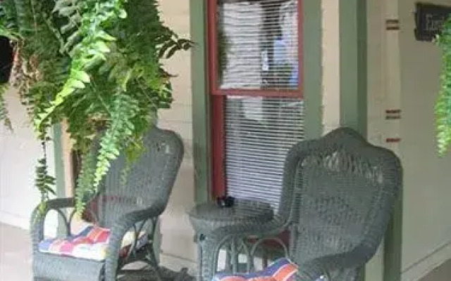 Heart of the HIlls Inn