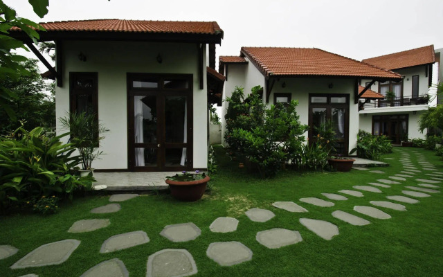 Van Lan Riviera Villas