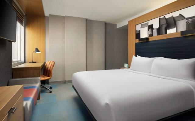 Aloft Chicago Downtown River North