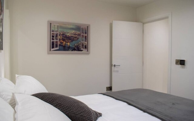 Modern 2 Bedroom Flat in Kennington
