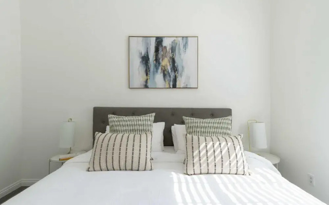 Elegant Retreat Modern Comforts, Prime Location